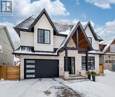 402 NIAR AVENUE  Mississauga, ON L5G 1W3