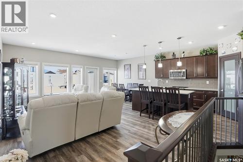 2 433 Palmer Crescent, Warman, SK - Indoor Photo Showing Kitchen