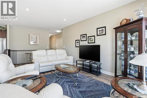 2 433 Palmer Crescent, Warman, SK - Indoor Photo Showing Living Room