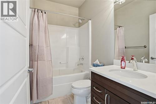 2 433 Palmer Crescent, Warman, SK - Indoor Photo Showing Bathroom