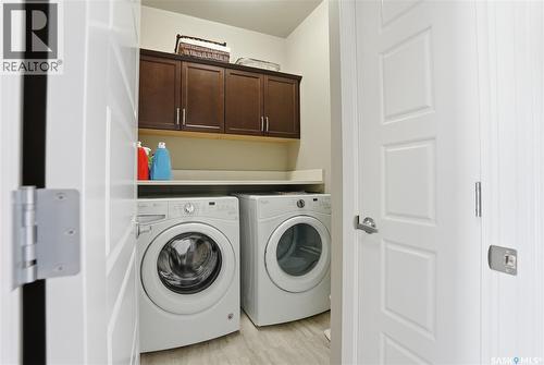 2 433 Palmer Crescent, Warman, SK - Indoor Photo Showing Laundry Room