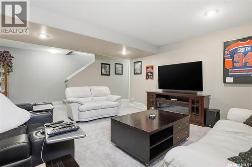 2 433 Palmer Crescent, Warman, SK - Indoor Photo Showing Living Room