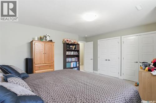 2 433 Palmer Crescent, Warman, SK - Indoor Photo Showing Bedroom