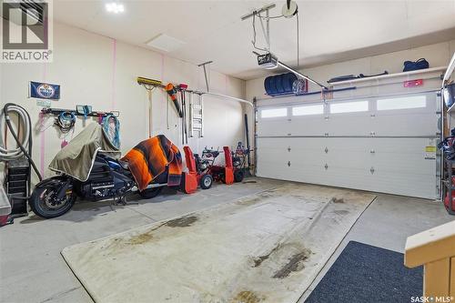2 433 Palmer Crescent, Warman, SK - Indoor Photo Showing Garage