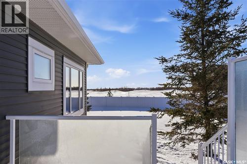 2 433 Palmer Crescent, Warman, SK - Outdoor