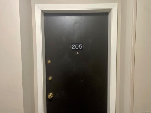 205-377 Dogwood St, Campbell River, BC - Indoor Photo Showing Other Room