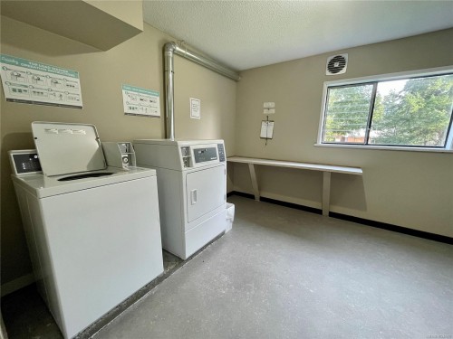 205-377 Dogwood St, Campbell River, BC - Indoor Photo Showing Laundry Room