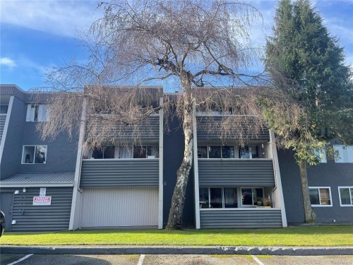 205-377 Dogwood St, Campbell River, BC - Outdoor With Facade