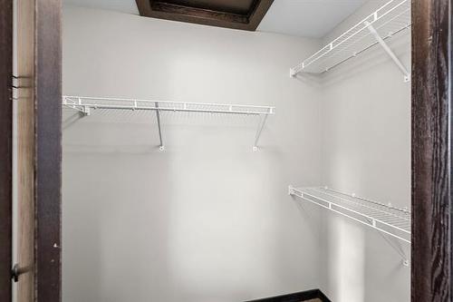 196 Hallfield Bay, Winnipeg, MB 