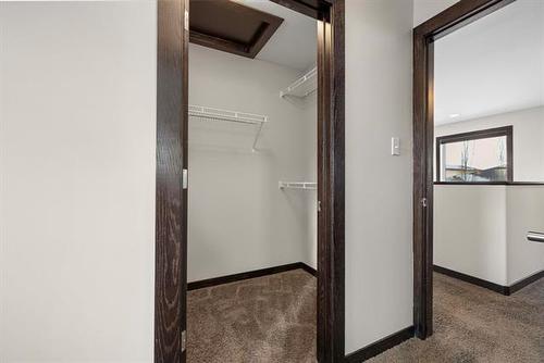 196 Hallfield Bay, Winnipeg, MB 