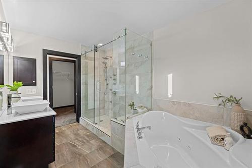 196 Hallfield Bay, Winnipeg, MB 