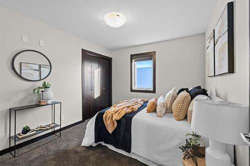 196 Hallfield Bay, Winnipeg, MB 