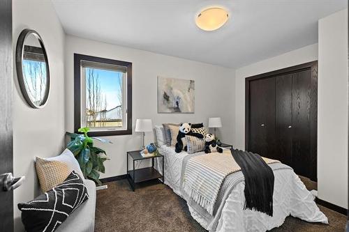 196 Hallfield Bay, Winnipeg, MB 