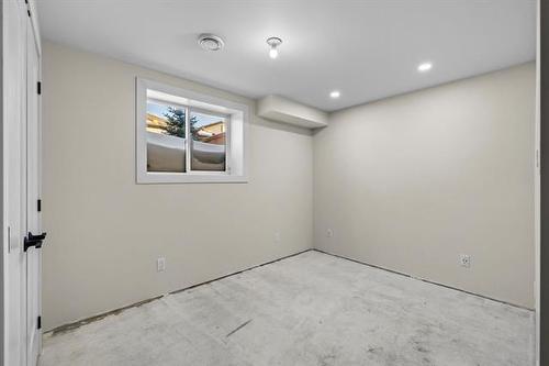 196 Hallfield Bay, Winnipeg, MB 