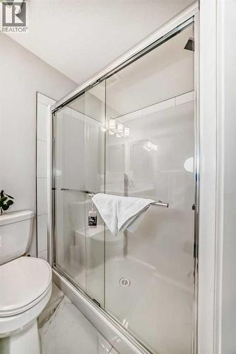 316, 200 Shawnee Square Sw, Calgary, AB - Indoor Photo Showing Bathroom