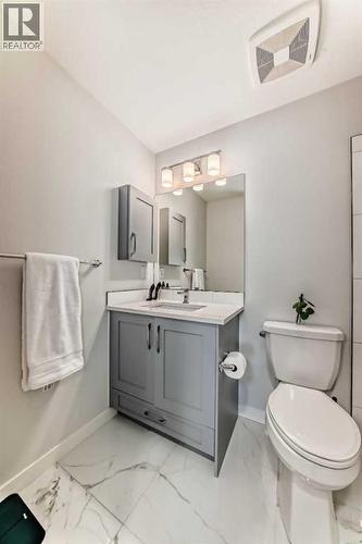 316, 200 Shawnee Square Sw, Calgary, AB - Indoor Photo Showing Bathroom