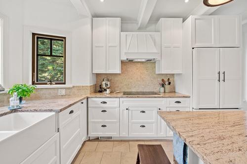 Cuisine - 169 Ch. Du Tour-Du-Lac, Sainte-Agathe-Des-Monts, QC - Indoor Photo Showing Kitchen