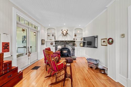 Salon - 169 Ch. Du Tour-Du-Lac, Sainte-Agathe-Des-Monts, QC - Indoor With Fireplace