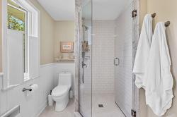 Salle de bains attenante à la CCP - 