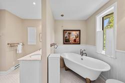 Salle de bains attenante à la CCP - 