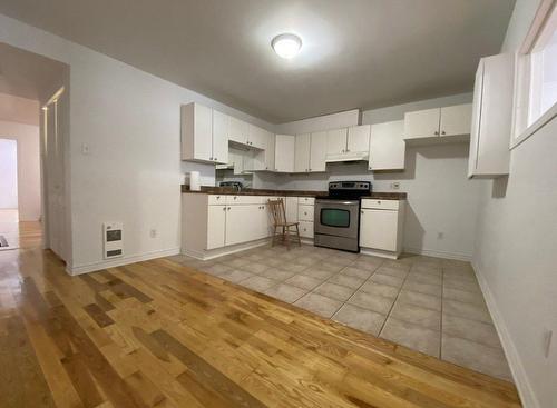 Cuisine - 791  - 795 Rue Ste-Hélène, Longueuil (Le Vieux-Longueuil), QC - Indoor Photo Showing Kitchen