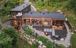 4220 Rue des Monarques  Sainte-Adèle, QC J8B 3M6