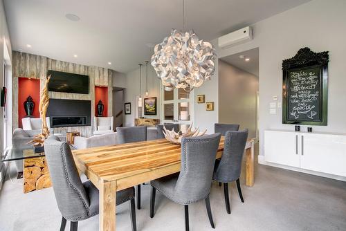 Salle à manger - 4220 Rue Des Monarques, Sainte-Adèle, QC - Indoor Photo Showing Dining Room
