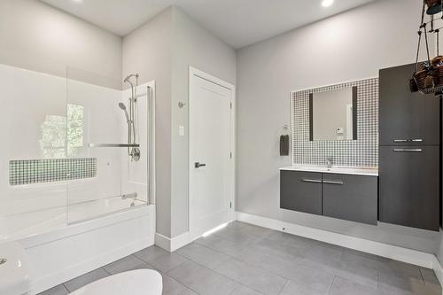 Salle de bains - 4220 Rue Des Monarques, Sainte-Adèle, QC - Indoor Photo Showing Bathroom