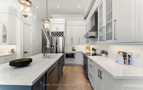 62 Burlingame Road, Toronto, ON - Indoor Photo Showing Kitchen With Upgraded Kitchen