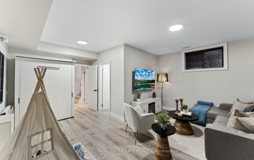 62 Burlingame Road, Toronto, ON - Indoor