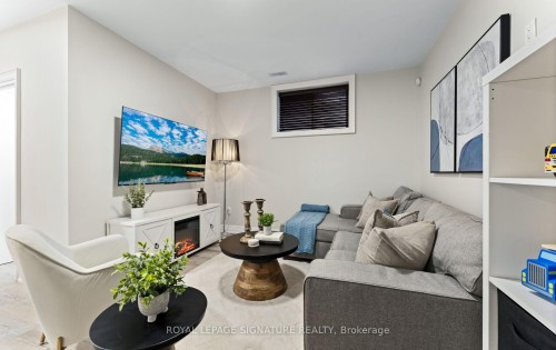 62 Burlingame Road, Toronto, ON - Indoor