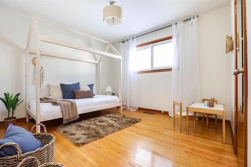 239 Sansome Ave, Winnipeg, MB 