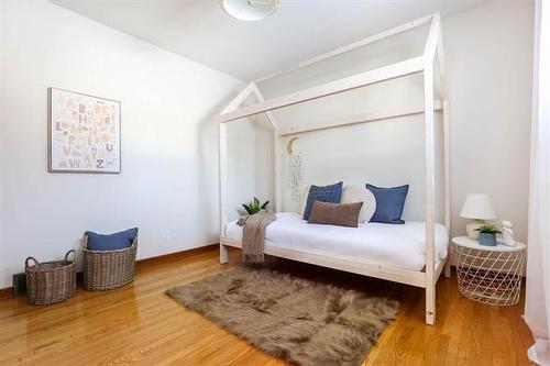 239 Sansome Ave, Winnipeg, MB 