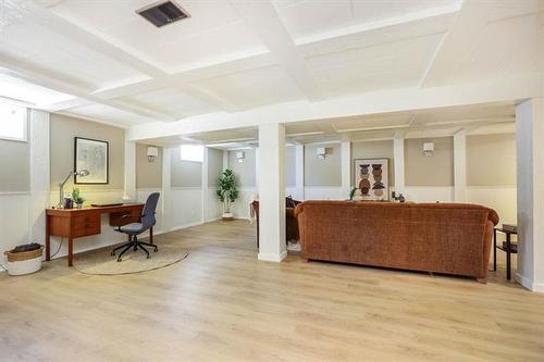 239 Sansome Ave, Winnipeg, MB 