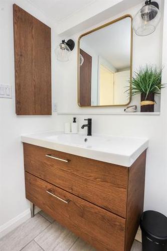 239 Sansome Ave, Winnipeg, MB 