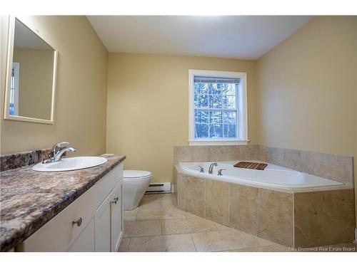 35 Rankine St, Fredericton, NB 