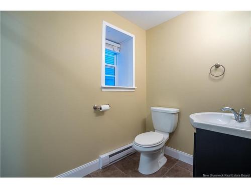 35 Rankine St, Fredericton, NB 