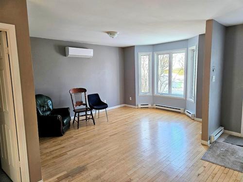 Living room - 688 Rue Du Béarn, Saint-Jean-Sur-Richelieu, QC - Indoor Photo Showing Other Room