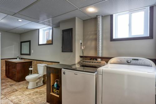 Salle de bains - 820 211E Rue, Shawinigan, QC - Indoor Photo Showing Laundry Room