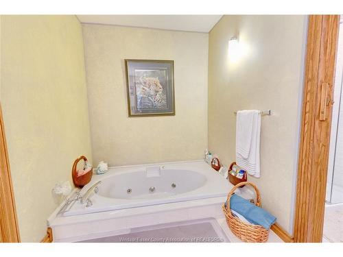 492 Gregory Line, Wheatley, ON 