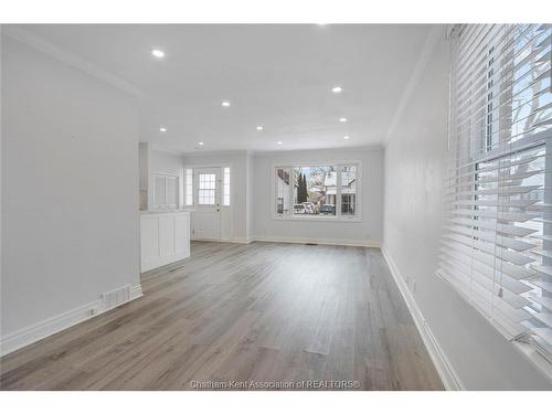 33 Wilson Avenue, Chatham, ON 