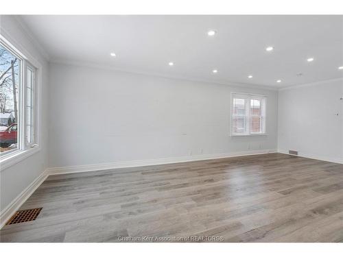 33 Wilson Avenue, Chatham, ON 