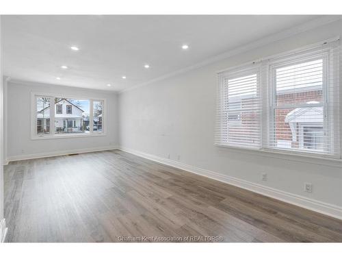 33 Wilson Avenue, Chatham, ON 