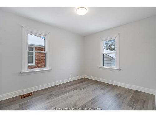 33 Wilson Avenue, Chatham, ON 