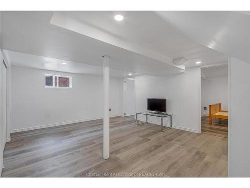 33 Wilson Avenue, Chatham, ON 