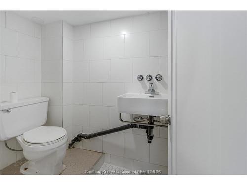 33 Wilson Avenue, Chatham, ON 