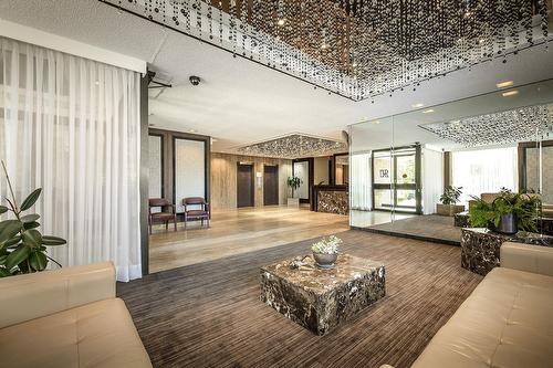 Salle communautaire - 905-5790 Av. Rembrandt, Côte-Saint-Luc, QC - Indoor