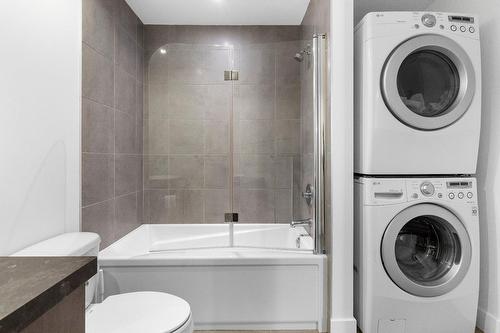 Salle de bains - 530-526  - 530 Rue De La Salle, Québec (La Cité-Limoilou), QC - Indoor Photo Showing Laundry Room