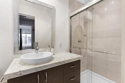 Salle de bains attenante à la CCP - 530-526  - 530 Rue De La Salle, Québec (La Cité-Limoilou), QC - Indoor Photo Showing Bathroom
