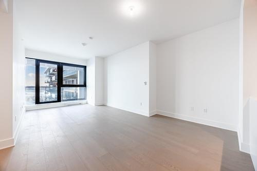 Living room - 1006-1000 Rue André-Prévost, Montréal (Verdun/Île-Des-Soeurs), QC - Indoor Photo Showing Other Room